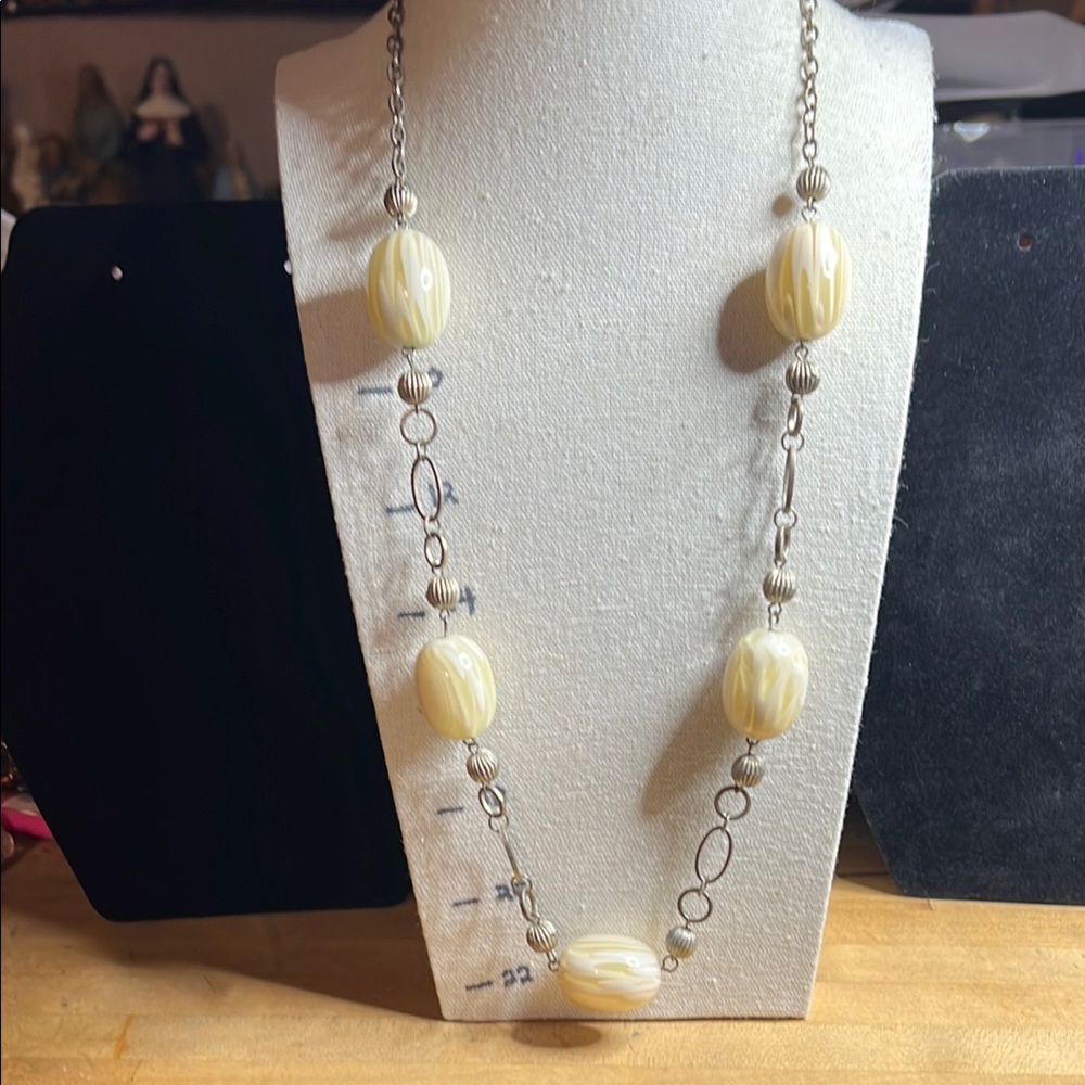 Elegant Cream Beaded Necklace
